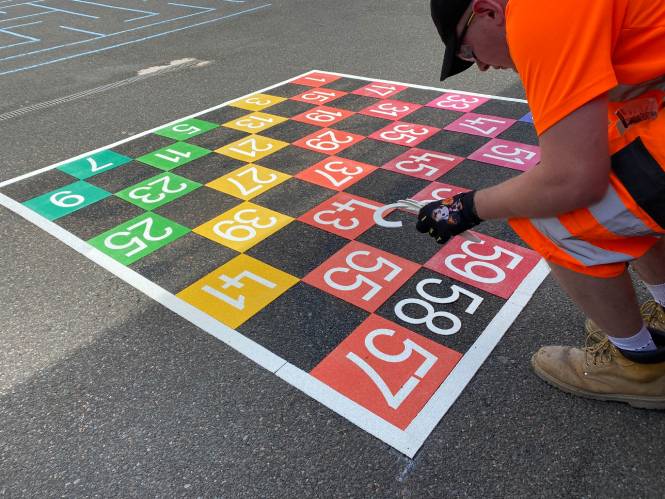 giant snakes and ladders