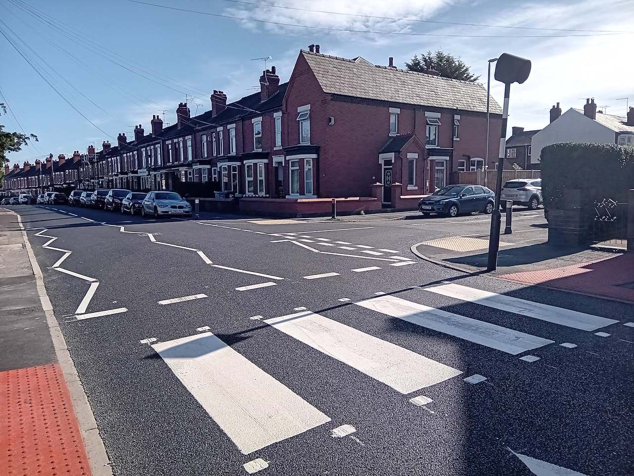 renewal of road markings along Stewart Street