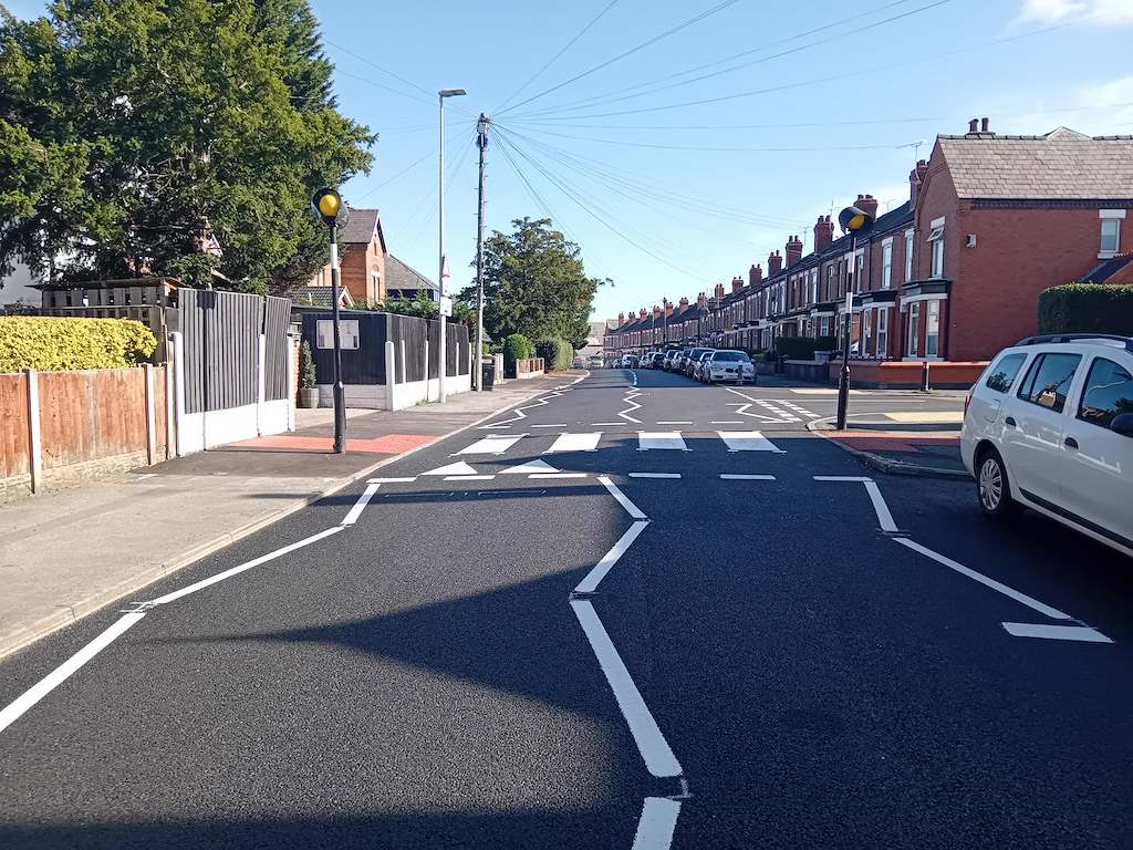 renewal of road markings along Stewart Street