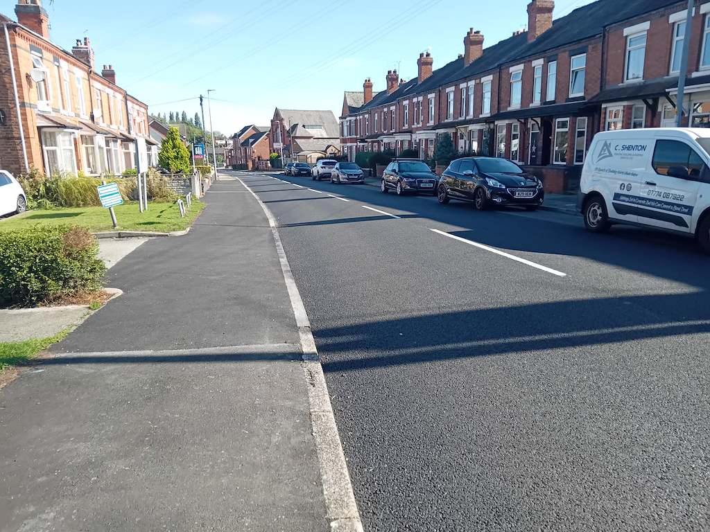 renewal of road markings along Stewart Street