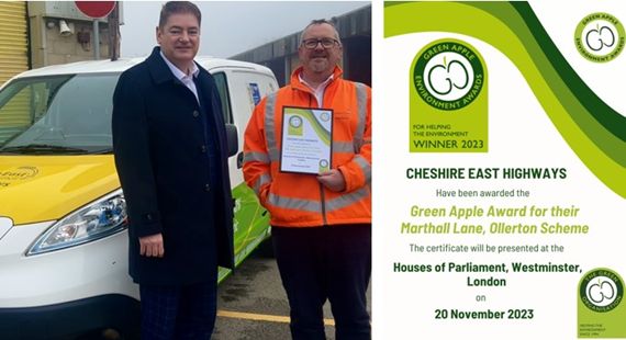 Cllr Craig Browne with Ian McLauchlan and the Green Apple award certificate