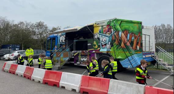 23/05/2023 - Classroom with a difference helps take recycling message to schools