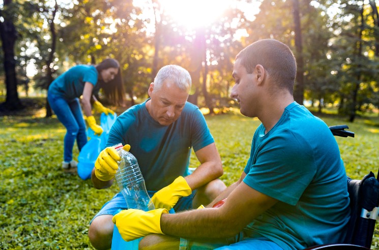 Image of people litter picking